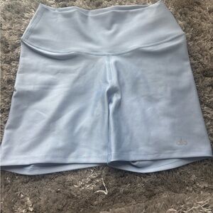 NWOT Alo Yoga airlift shorts in seashell blue